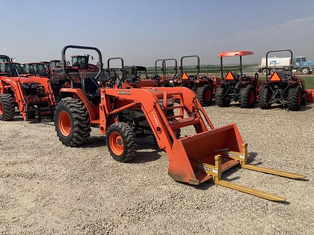 Image of Kubota L3400 equipment image 1