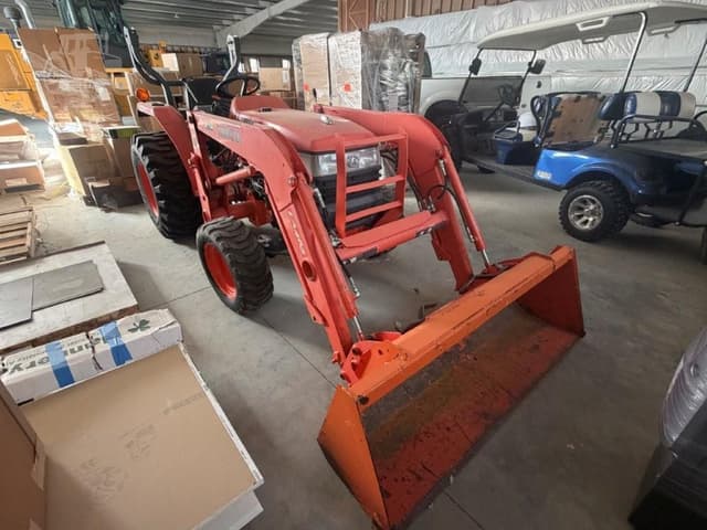 Image of Kubota L3400 equipment image 1