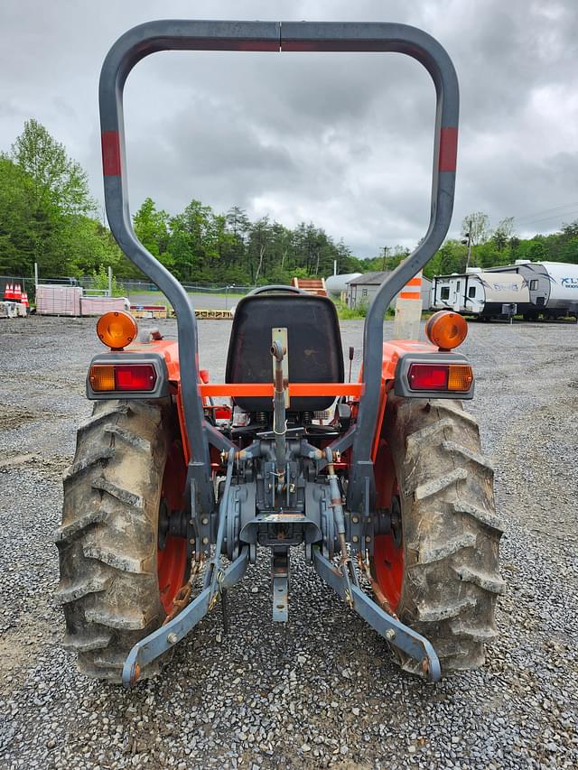 Image of Kubota L3400 equipment image 1