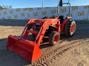 2010 Kubota L4400 Image