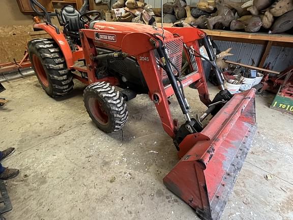 Image of Kubota L4740 equipment image 2