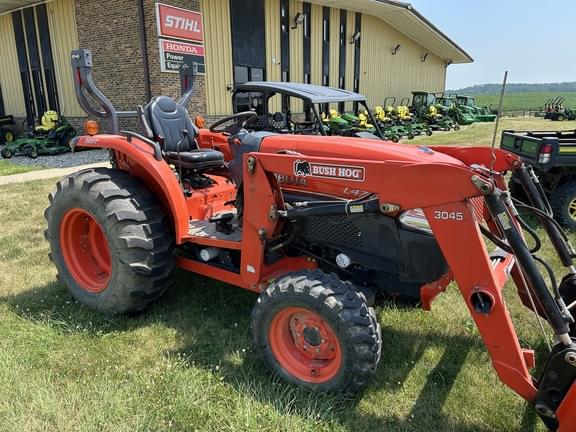 Image of Kubota L4740 equipment image 4