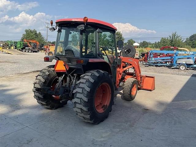 Image of Kubota L5740 equipment image 3