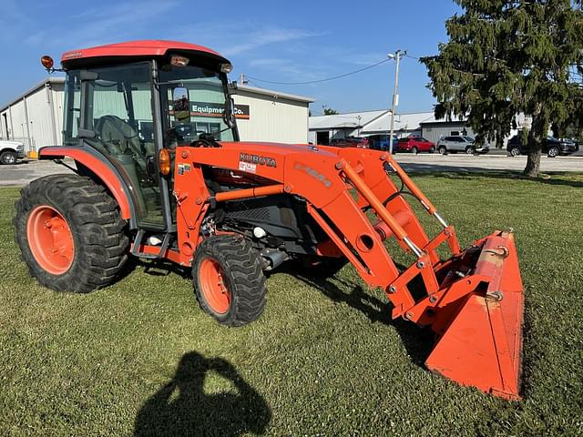 Image of Kubota L5740 equipment image 2