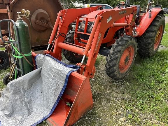 Image of Kubota M7040 equipment image 3