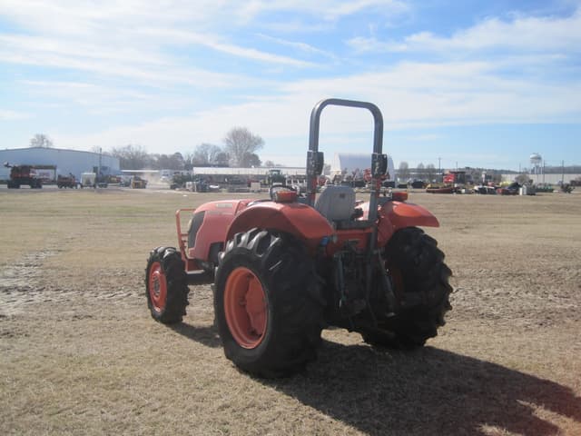 Image of Kubota M7040 equipment image 4