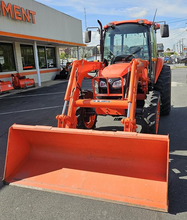 Image of Kubota M7040 equipment image 3