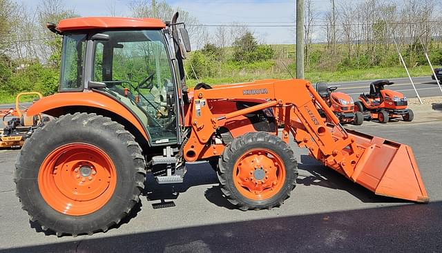 Image of Kubota M7040 equipment image 4