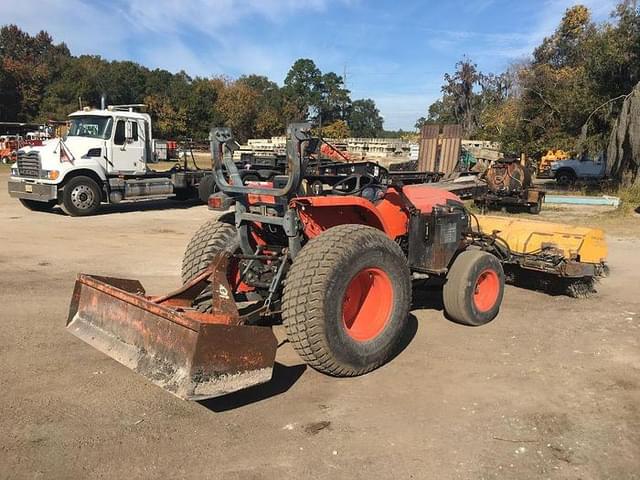 Image of Kubota MX4700 equipment image 3