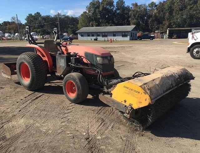 Image of Kubota MX4700 equipment image 2