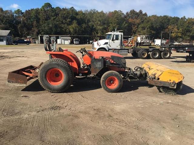 Image of Kubota MX4700 equipment image 1