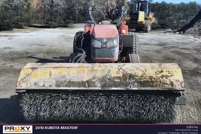 Image of Kubota MX4700 equipment image 2