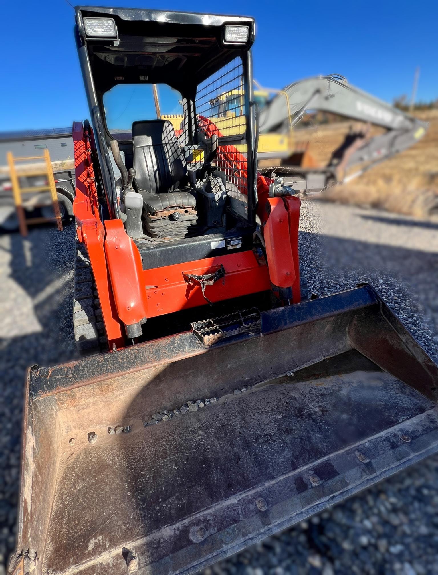 Kubota SVL75 Equipment Image0