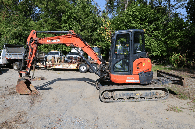 Image of Kubota U55 equipment image 1