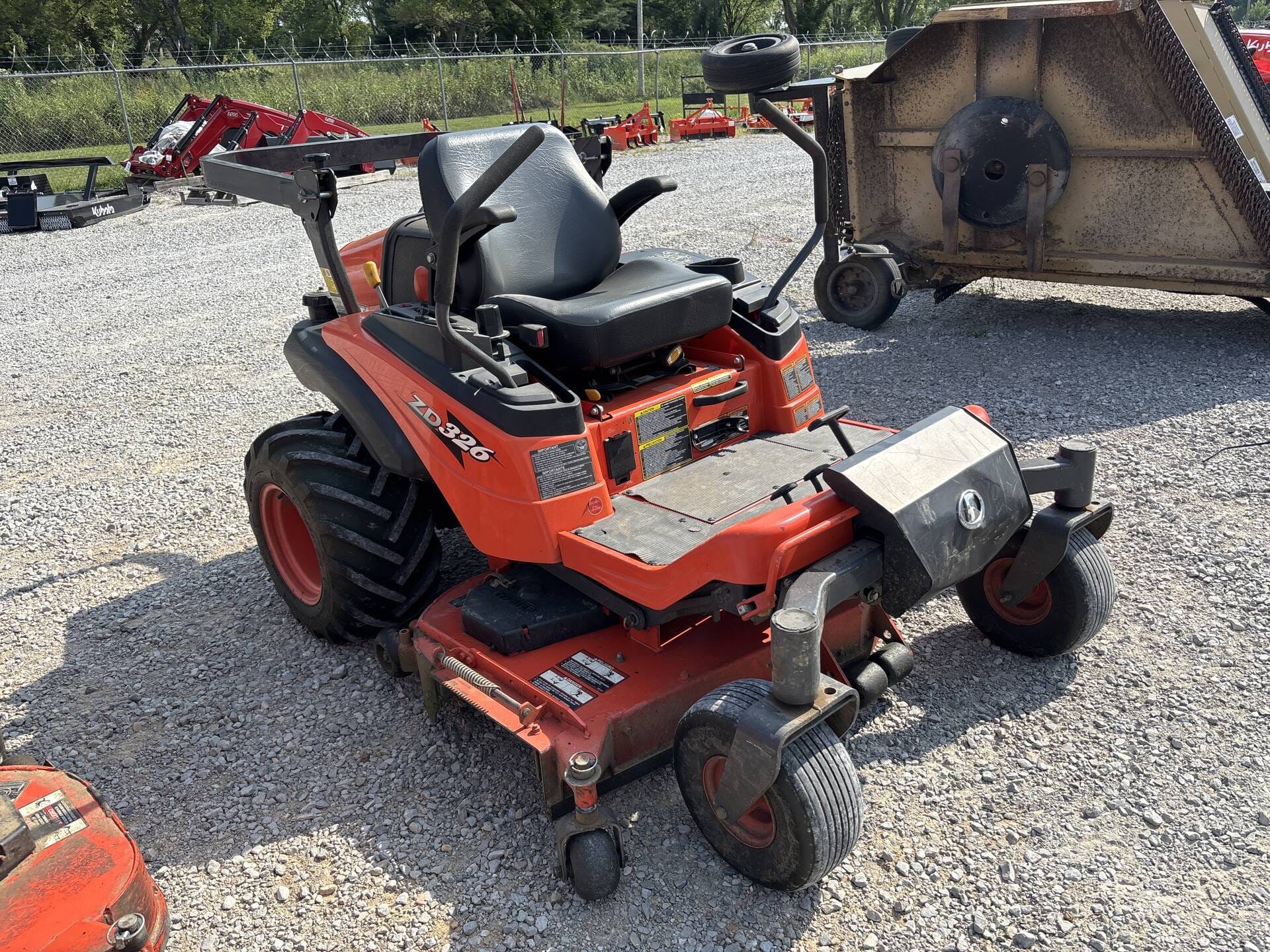 2010 Kubota ZD326 Equipment Image0