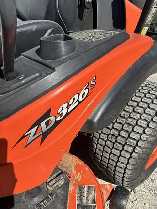 Image of Kubota ZD326S equipment image 2