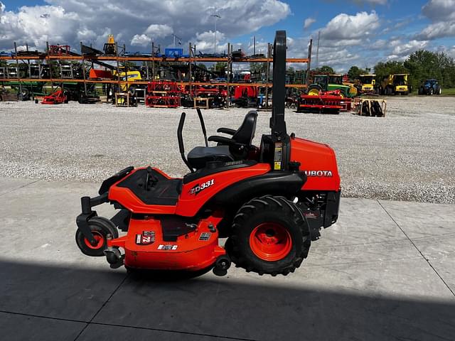 Image of Kubota ZD331 equipment image 3