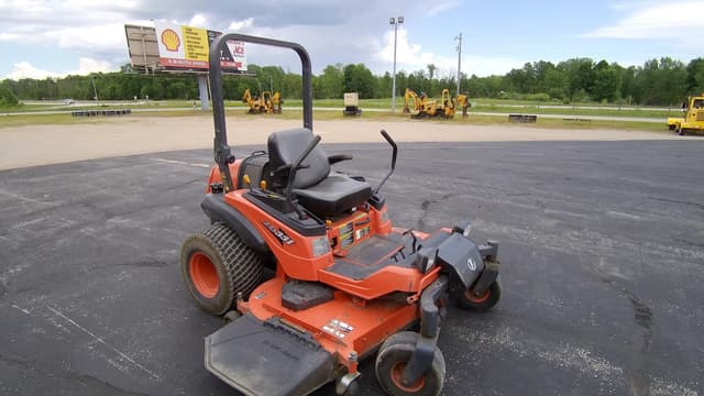Image of Kubota ZD331 equipment image 2