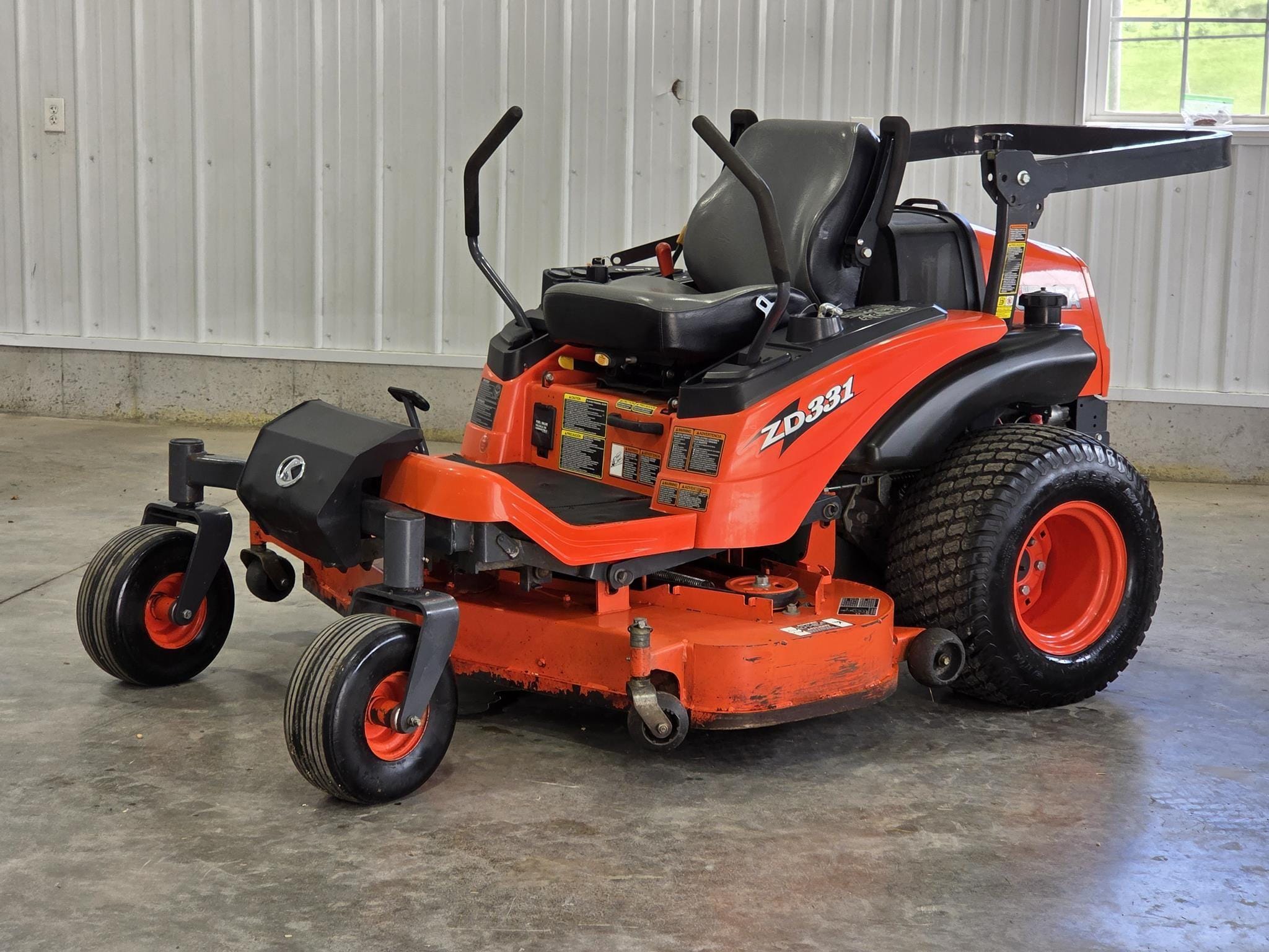 2010 Kubota ZD331P Equipment Image0