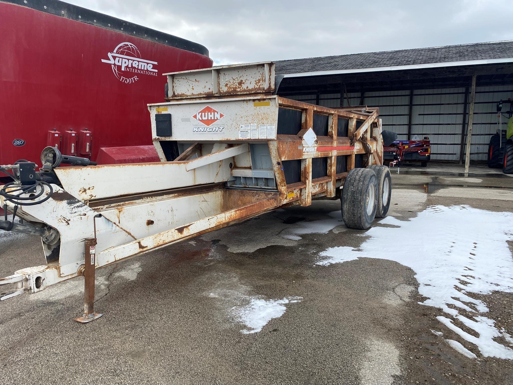 2010 Kuhn Knight 2054 Equipment Image0