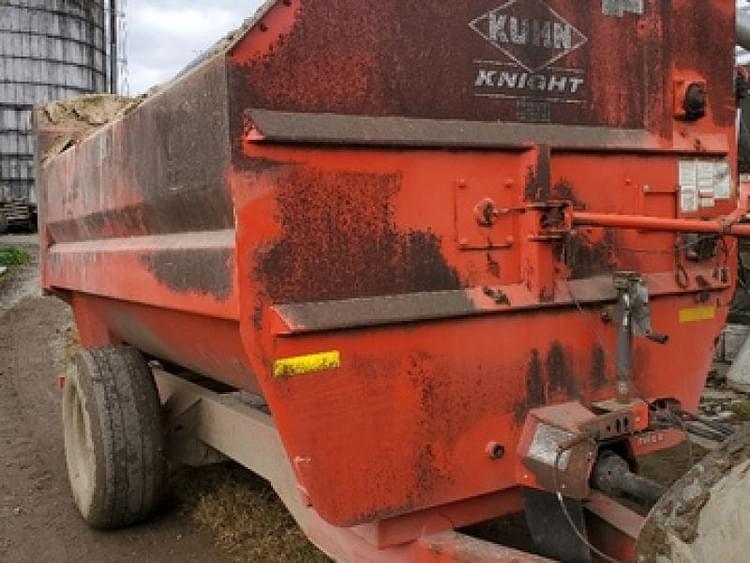 2010 Kuhn Knight RA136 Equipment Image0