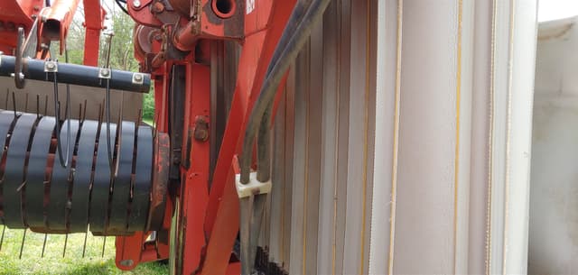 Image of Kuhn Merge-Maxx 900 equipment image 3