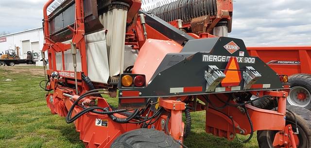 Image of Kuhn Merge-Maxx 900 equipment image 4