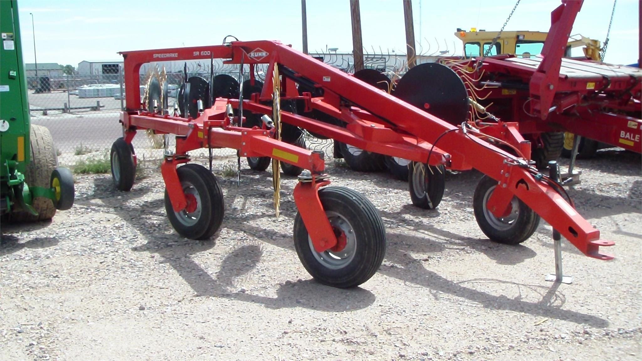 2010 Kuhn SR600 Equipment Image0