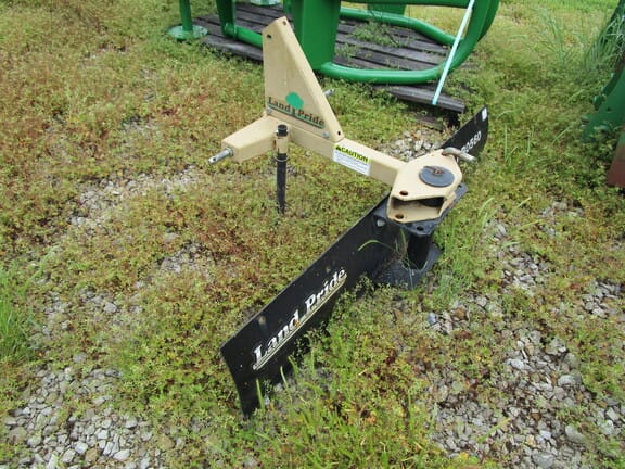 Main image Land Pride RB0560