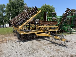 2010 Landoll 876 Image