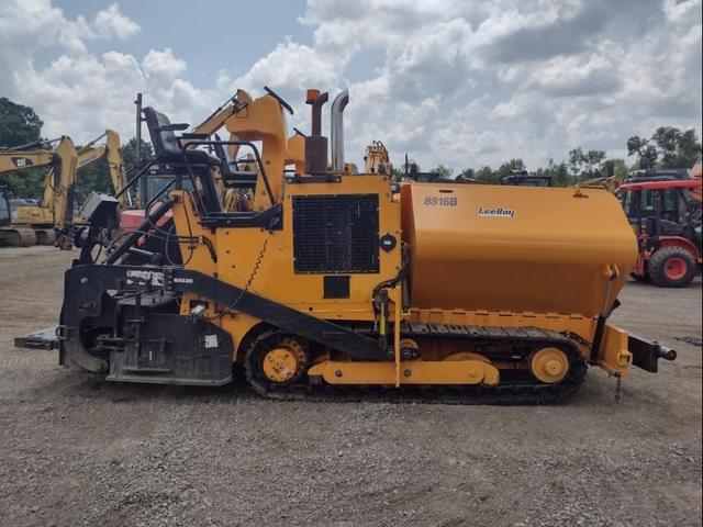 Image of LeeBoy 8816B equipment image 2