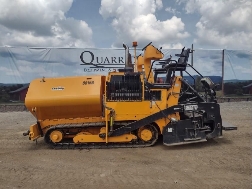 2010 LeeBoy 8816B Equipment Image0