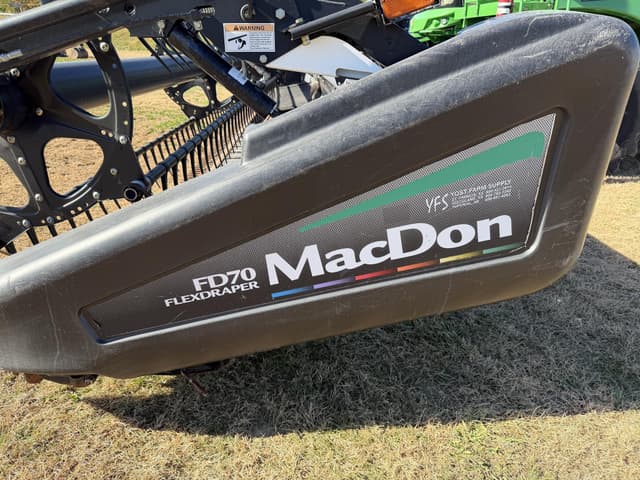 Image of MacDon FD70 equipment image 1