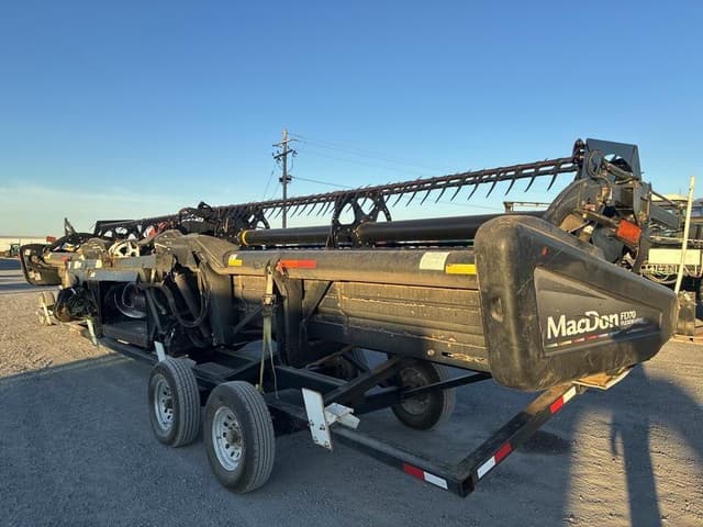 Image of MacDon FD70 equipment image 3