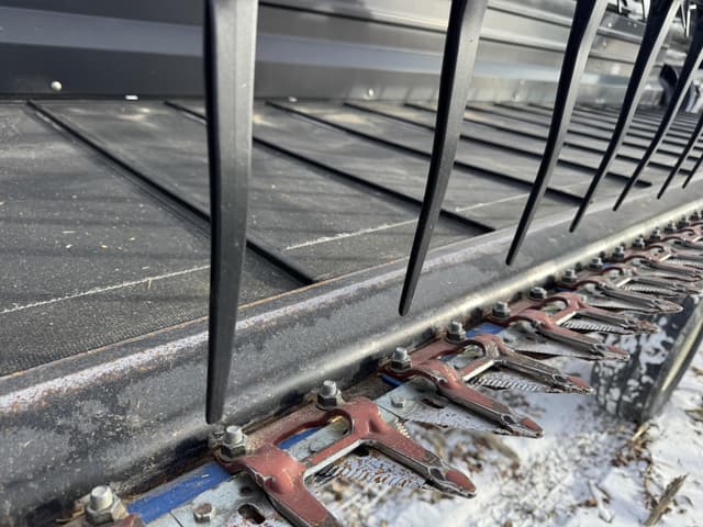 Image of MacDon FD70 equipment image 3