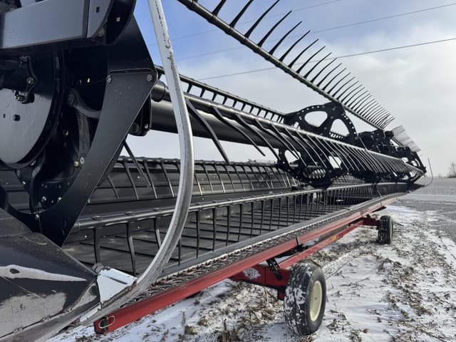 Image of MacDon FD70 equipment image 1