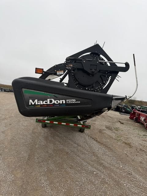 Image of MacDon FD70 equipment image 2