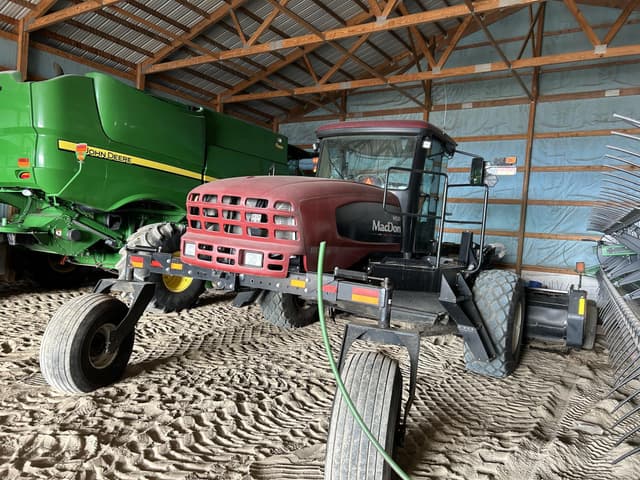 Image of MacDon M150 equipment image 4