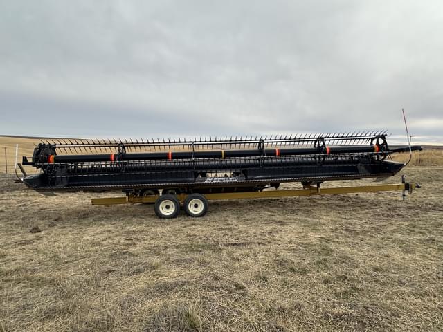 Image of MacDon D50 equipment image 1