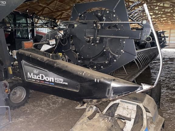 Image of MacDon FD70 equipment image 3