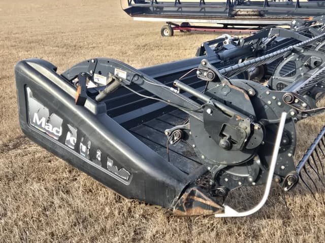 Image of MacDon FD70 equipment image 3