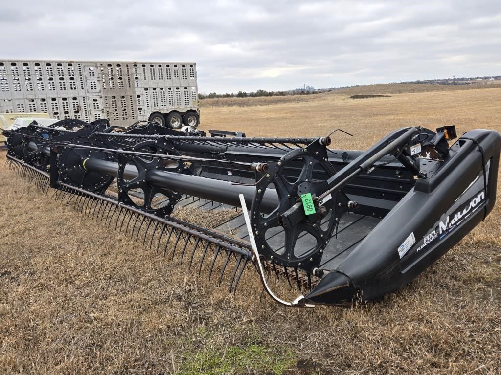 2010 MacDon FD70 Equipment Image0