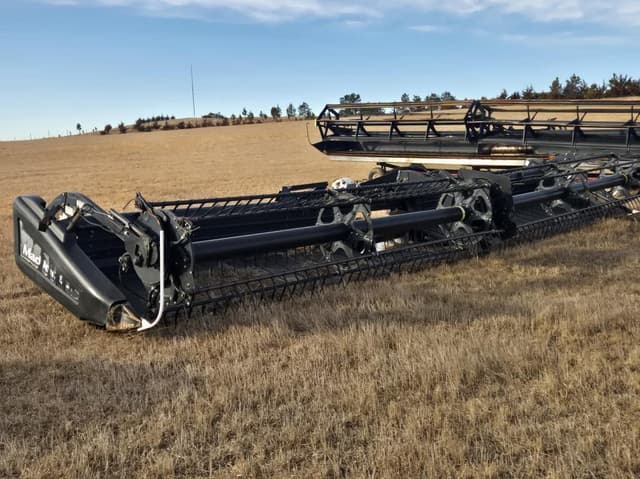 Image of MacDon FD70 equipment image 2