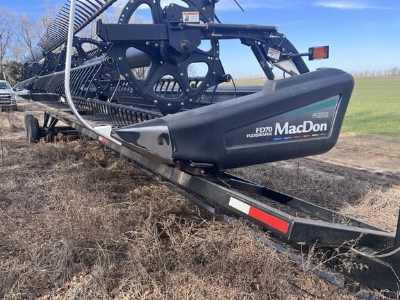 Image of MacDon FD70-40 equipment image 4