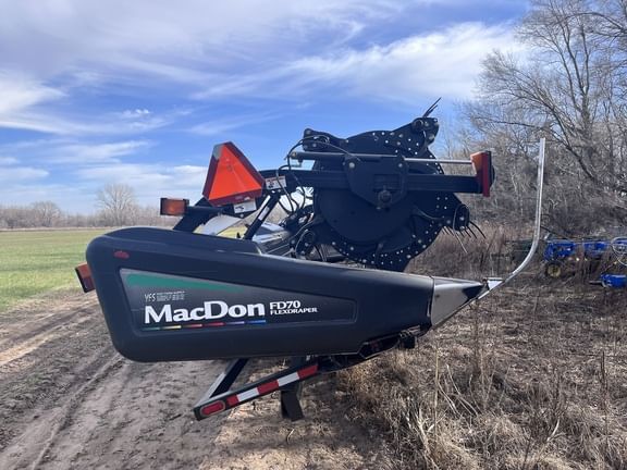 2010 MacDon FD70-40 Equipment Image0