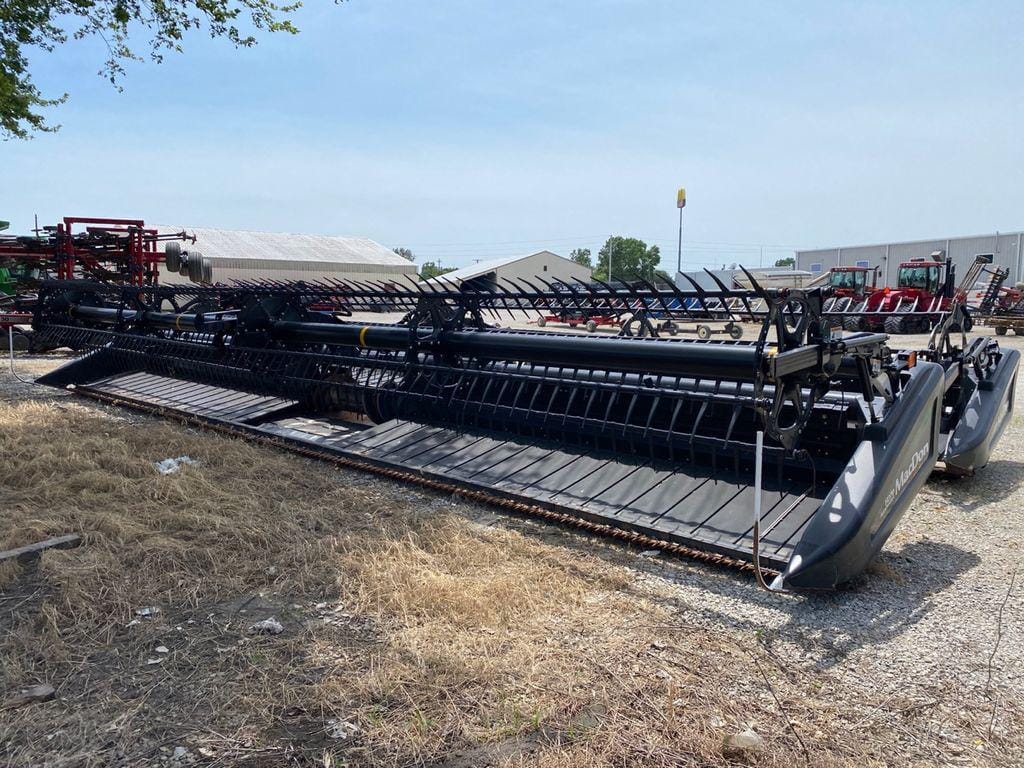 Main image MacDon FD70