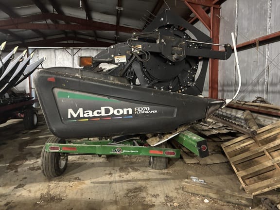 2010 MacDon FD70-40 Equipment Image0
