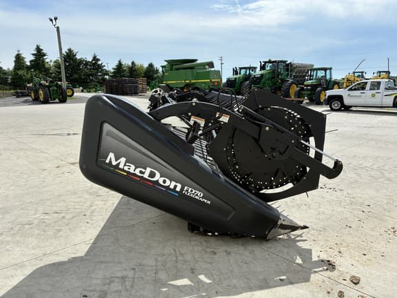 Image of MacDon FD70-40 equipment image 3