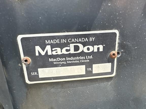 Image of MacDon FD70 equipment image 2