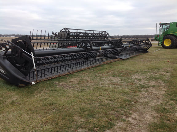 Main image MacDon FD70